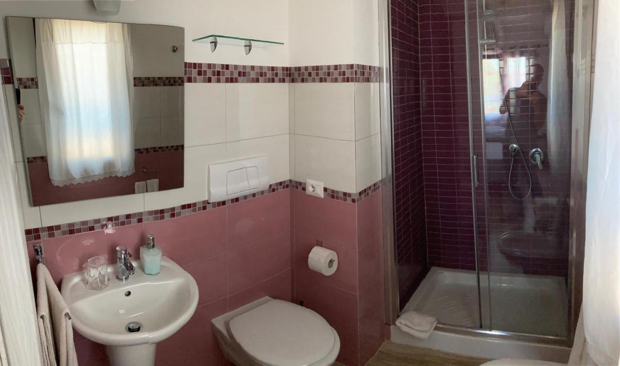 Camera Matrimoniale/Doppia con Letti Singoli con Bagno Privato